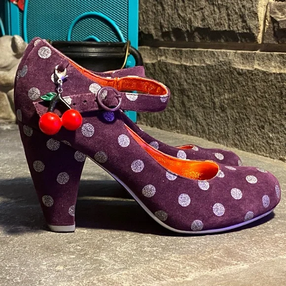 Adorable VTG Poetic License Mary Janes,purple suede w/silver dots,Cherry charm 8 - Picture 4 of 11